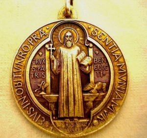 Medalla De San Benito Historia Propiedades Y Mucho M S