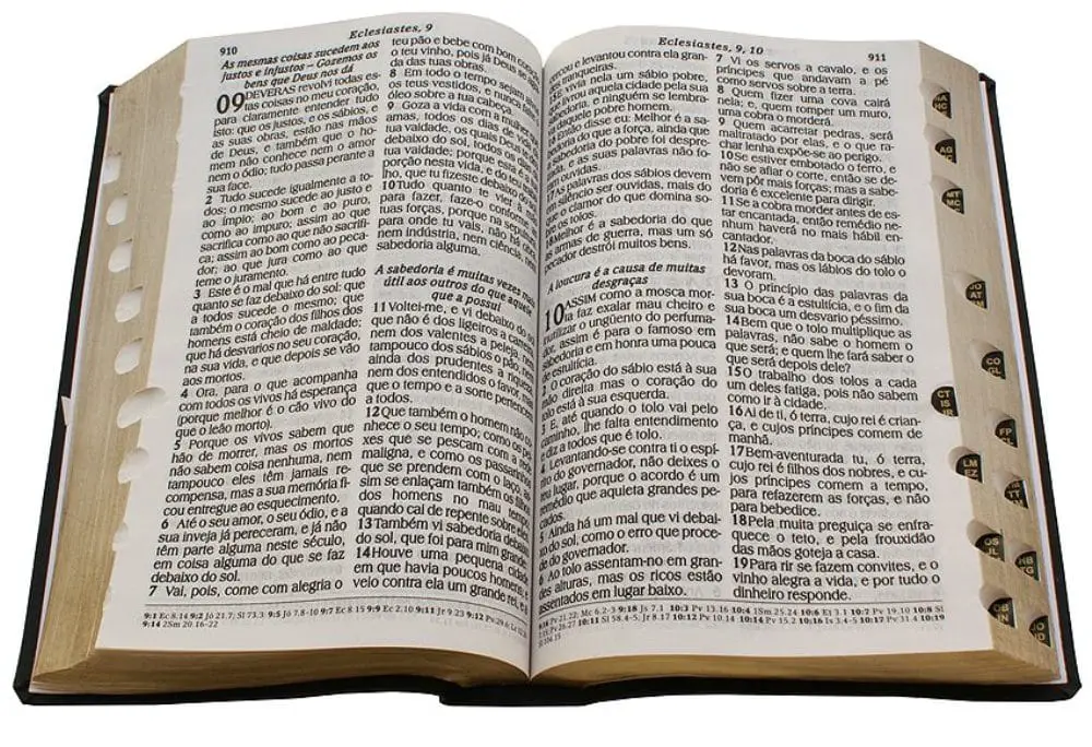 cuantos libros historicos tiene la biblia