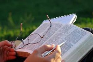 como estudiar la biblia cristiana