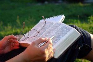 como estudiar la biblia con gozo-8