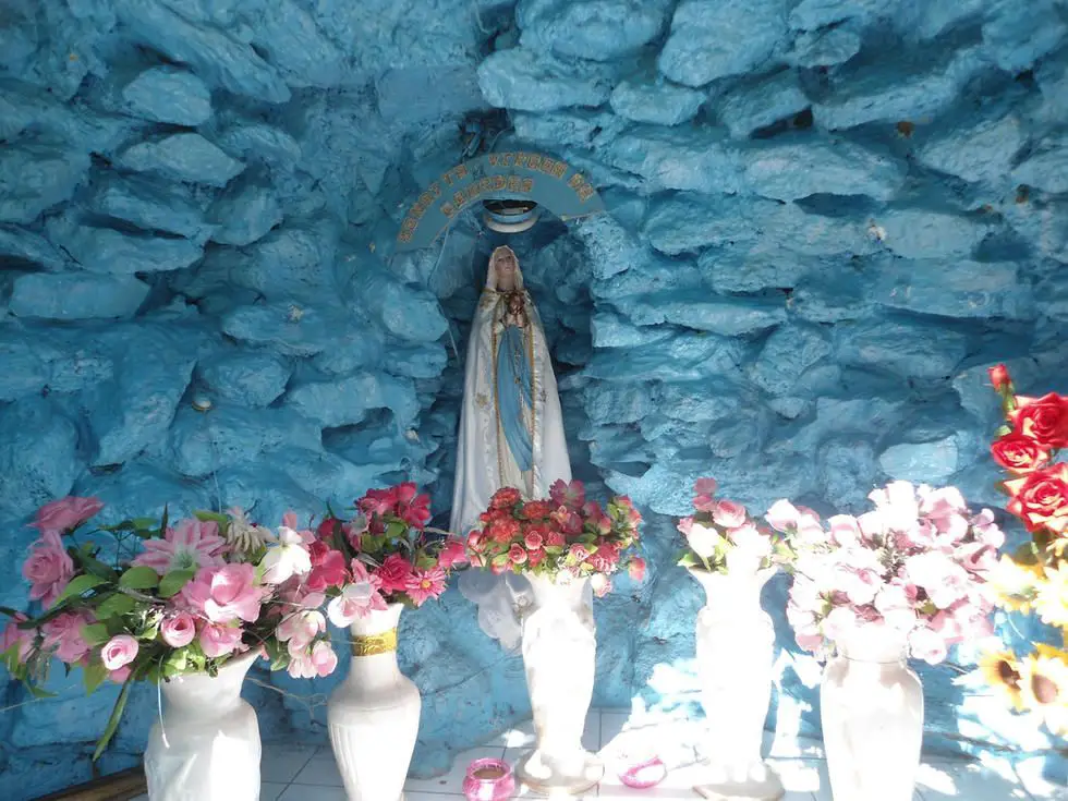 virgen de Lourdes: Grutas