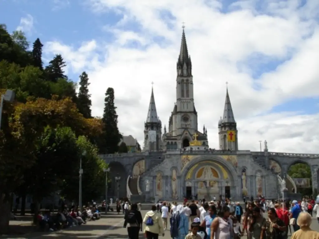 virgen de Lourdes: milagros
