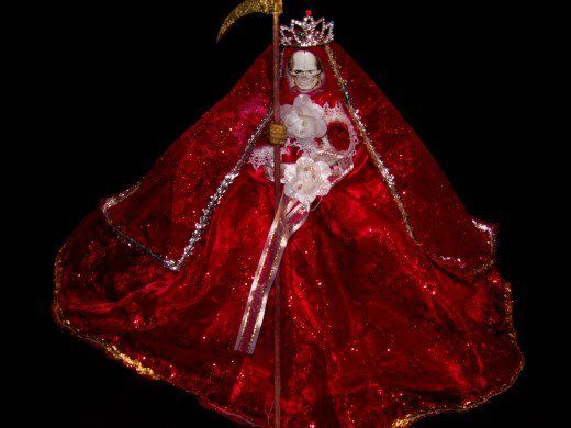 Santa Muerte Roja: Historia, Significado, Oración Y Más