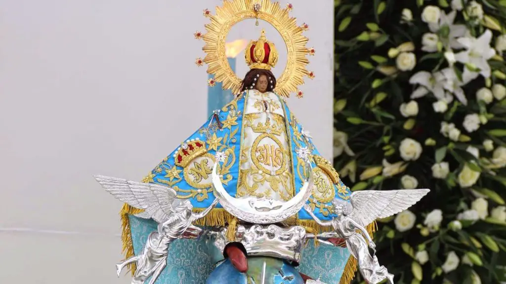 Virgen de Juquila y su vestido