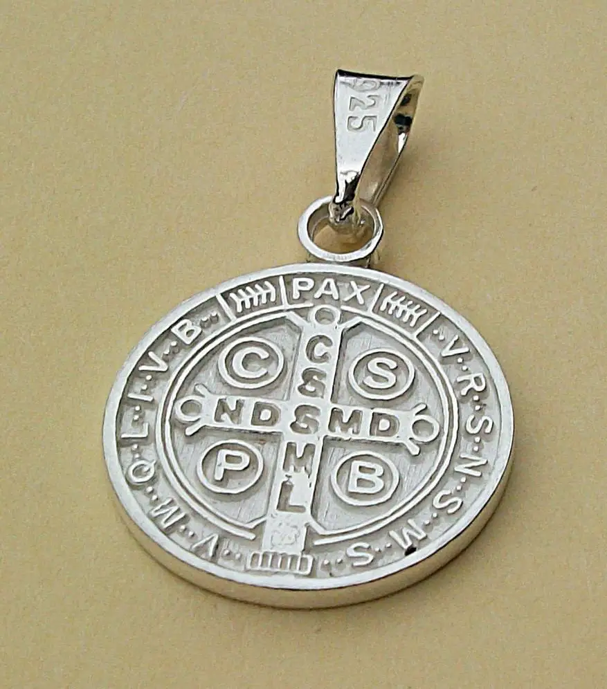 Medalla de San Benito Brujería