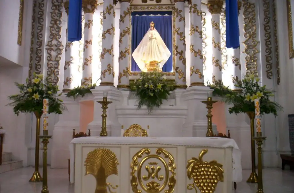 Altar de una Iglesia Católica