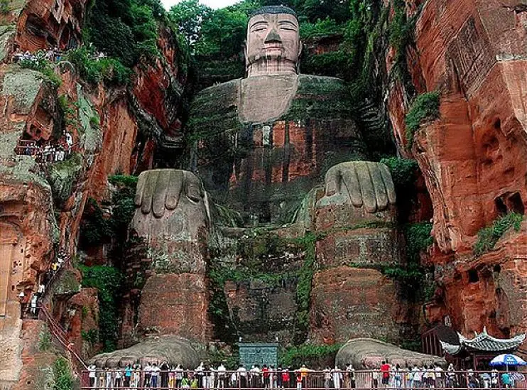 Buda gigante 3